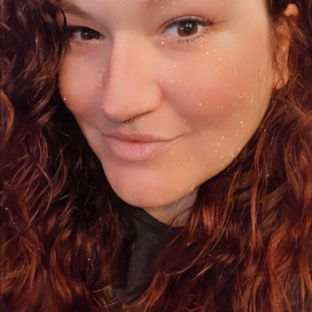 Meet your Posher, Roxanne